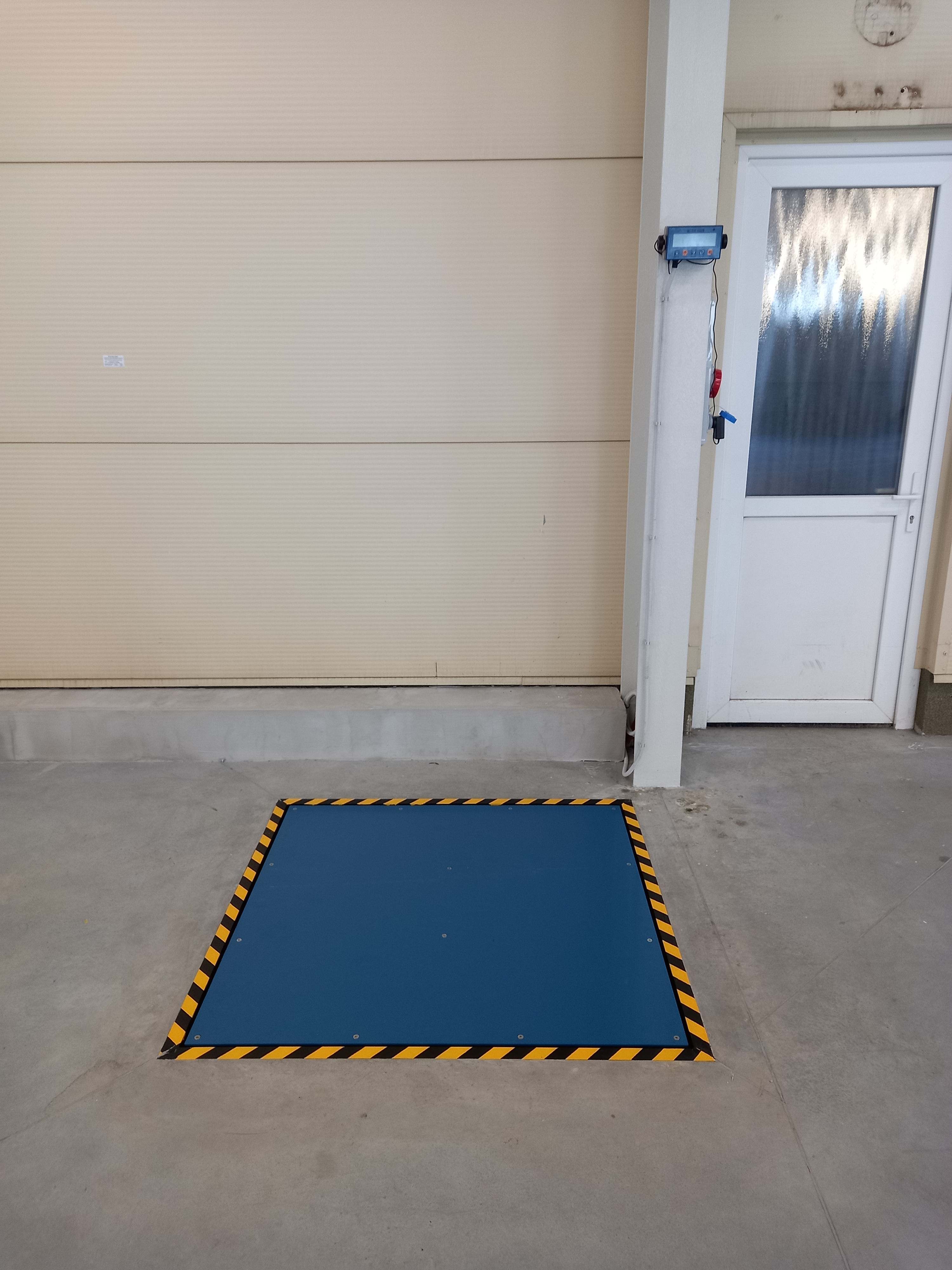 Süllyesztett platformmérleg